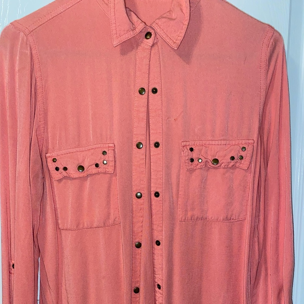 ❌SOLD❌Women’s button up collar shirt